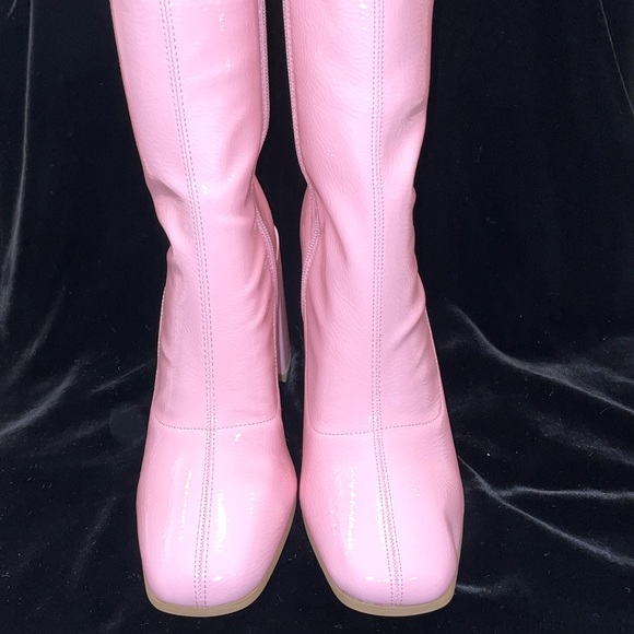 Retro Shiny Pink V-Patent Square Toe Go-Go Boots w/geo heels - NWT - Picture 2 of 13